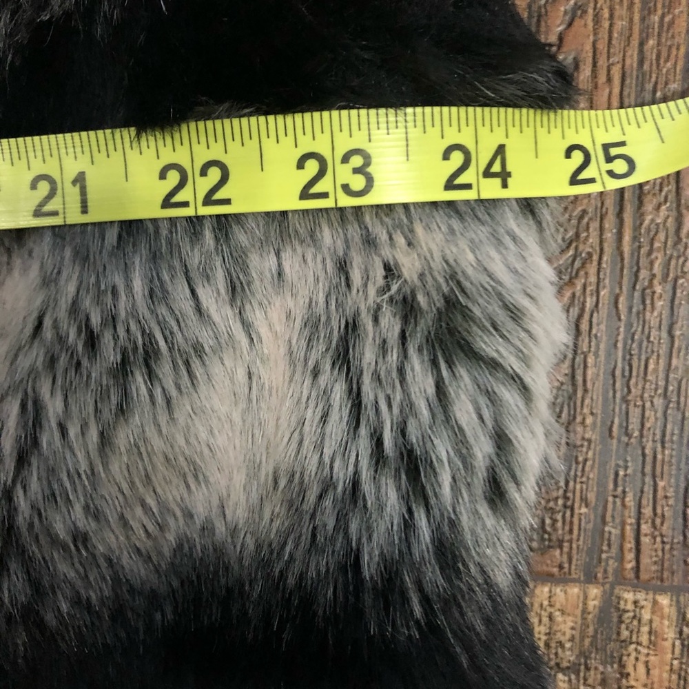 Rachel Zoe Faux Fur Horizontal Stripes XL Black - Picture 13 of 13